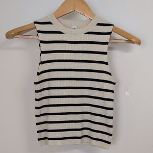 STRIPED TANK TOP SIZE LARGE BUT FIT MEDIUM